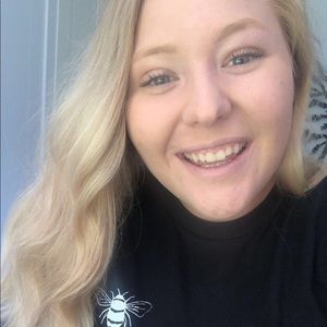 Meet your Posher, Claire